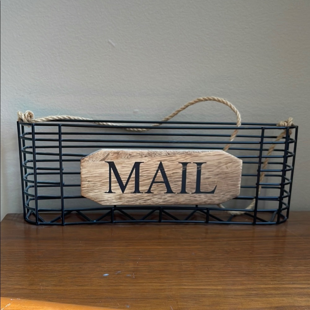 Black Wire Mail Holder